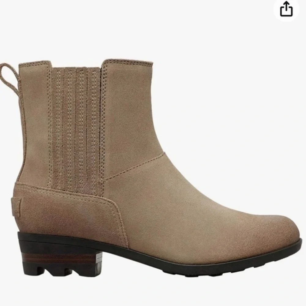 Sorel Lola Chelsea Boot Tan Size 7